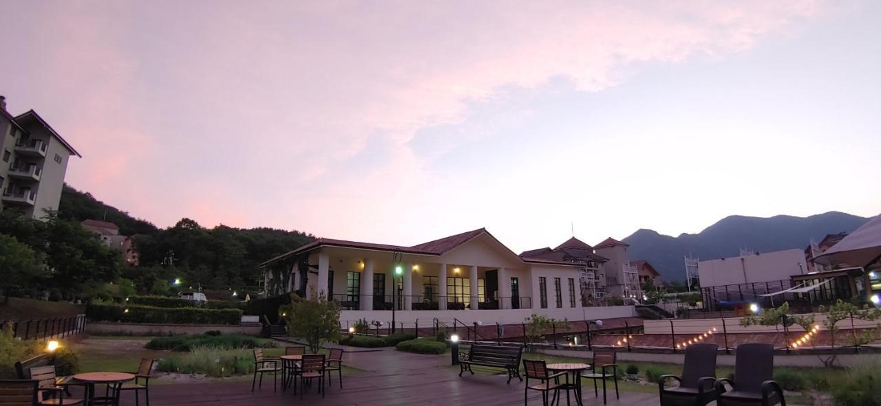 Tops10 Resort Donggang Cistar Yeongwol المظهر الخارجي الصورة